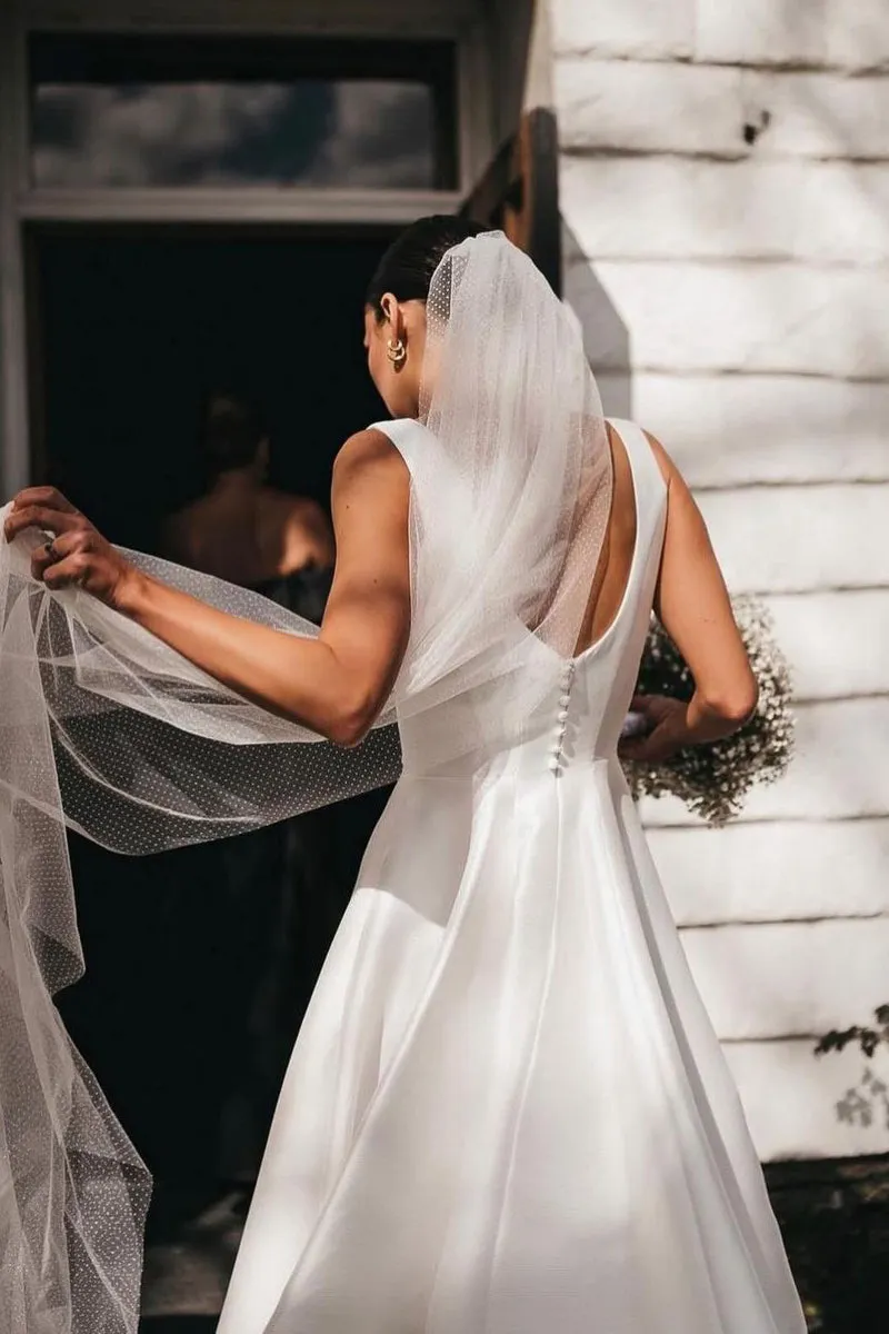 Exquisite A-Line Square Neck White Satin Wedding Dresses VK23122909